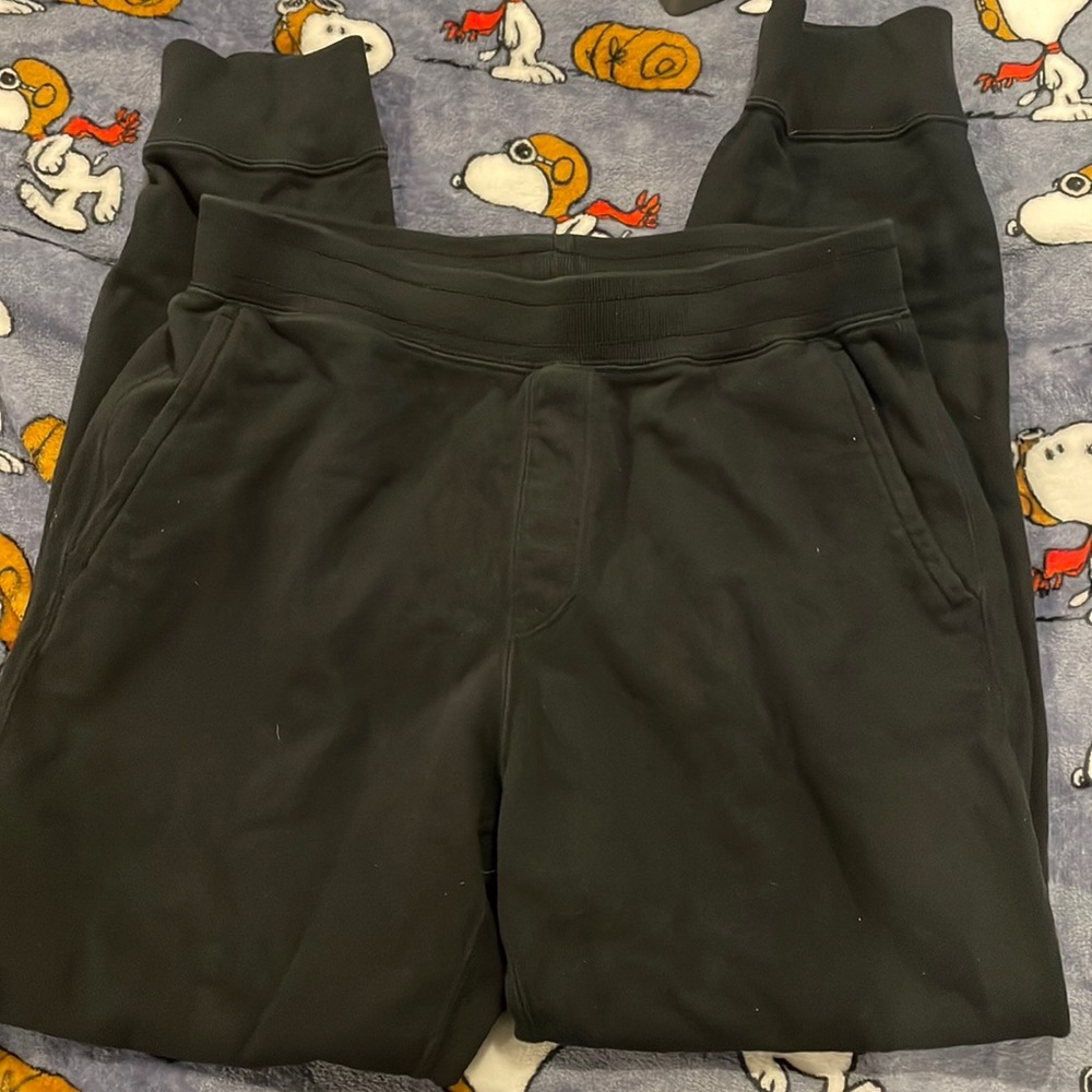 Black uni qlo joggers size medium